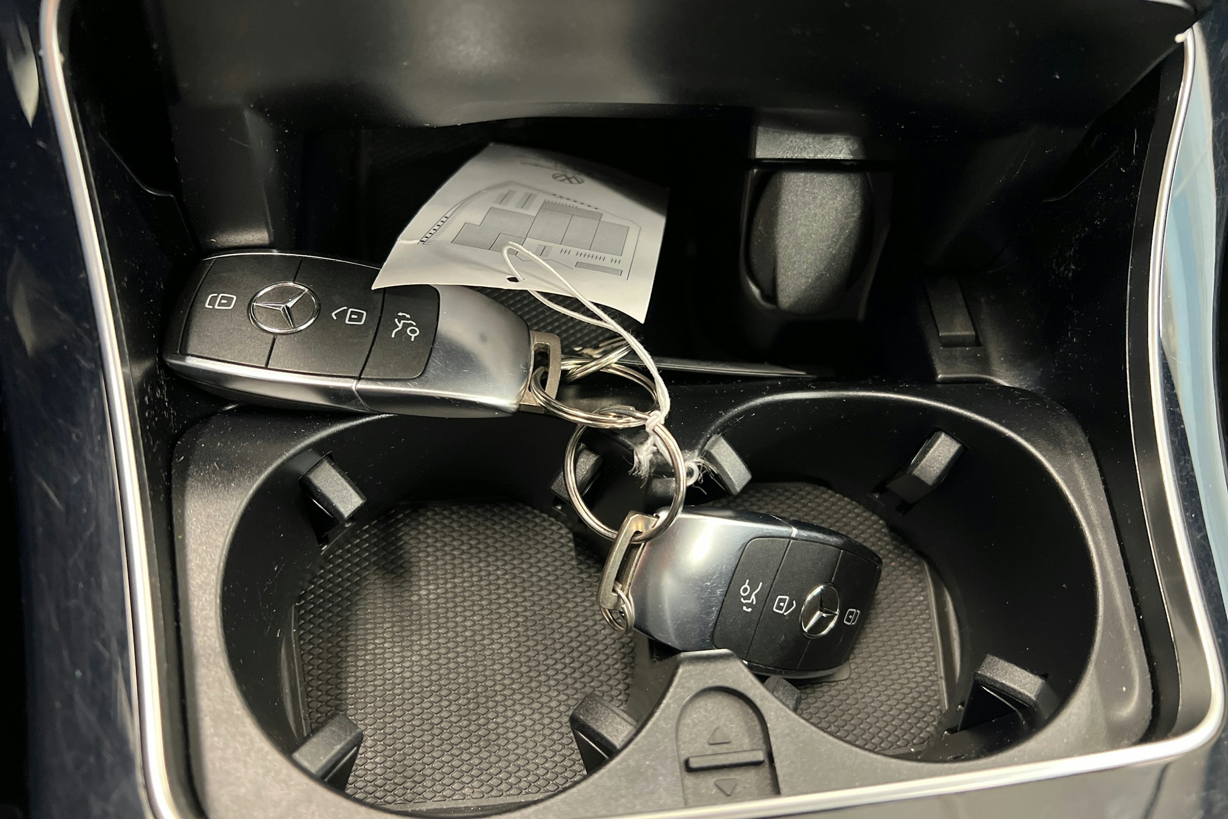 Valkoinen Mercedes-Benz C 2020 kuva 25.