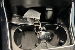 Valkoinen Mercedes-Benz C 2020 kuva 25.