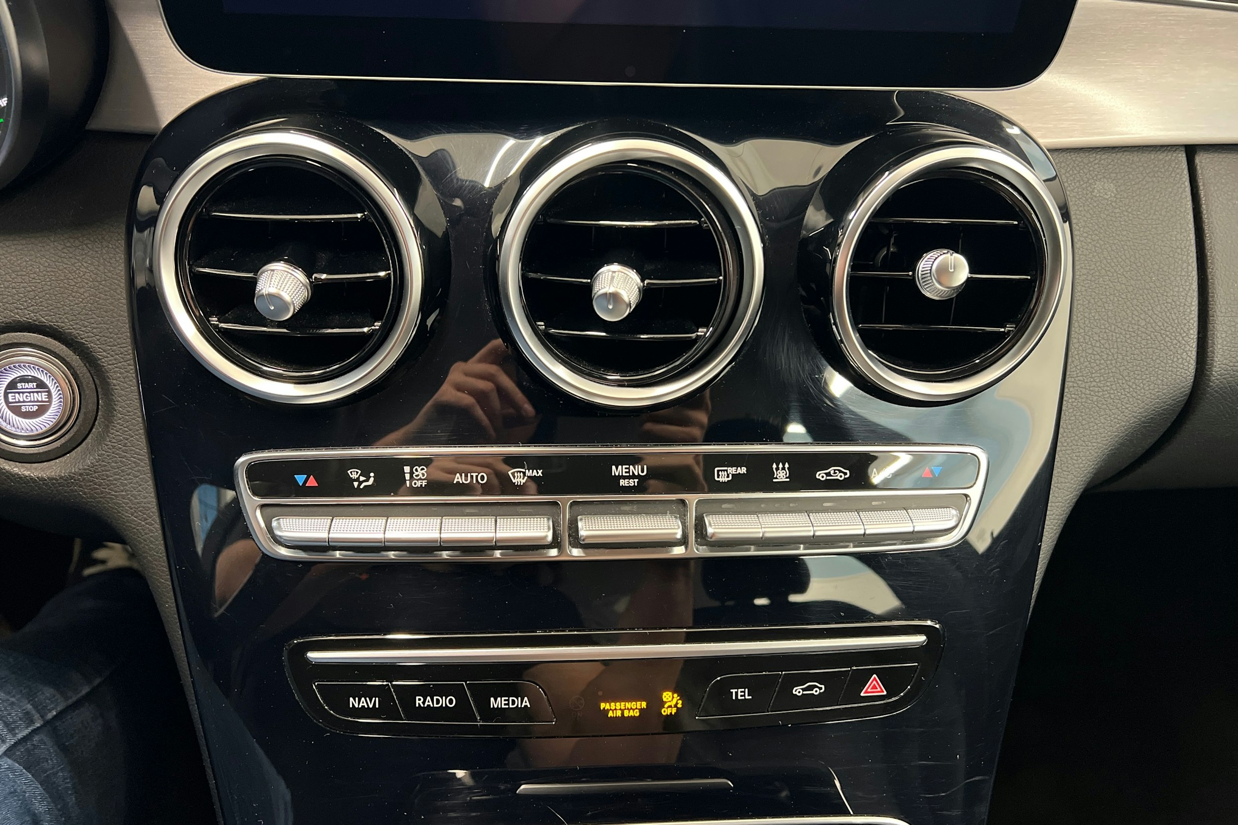 Valkoinen Mercedes-Benz C 2020 kuva 27.