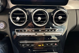 Valkoinen Mercedes-Benz C 2020 kuva 27.