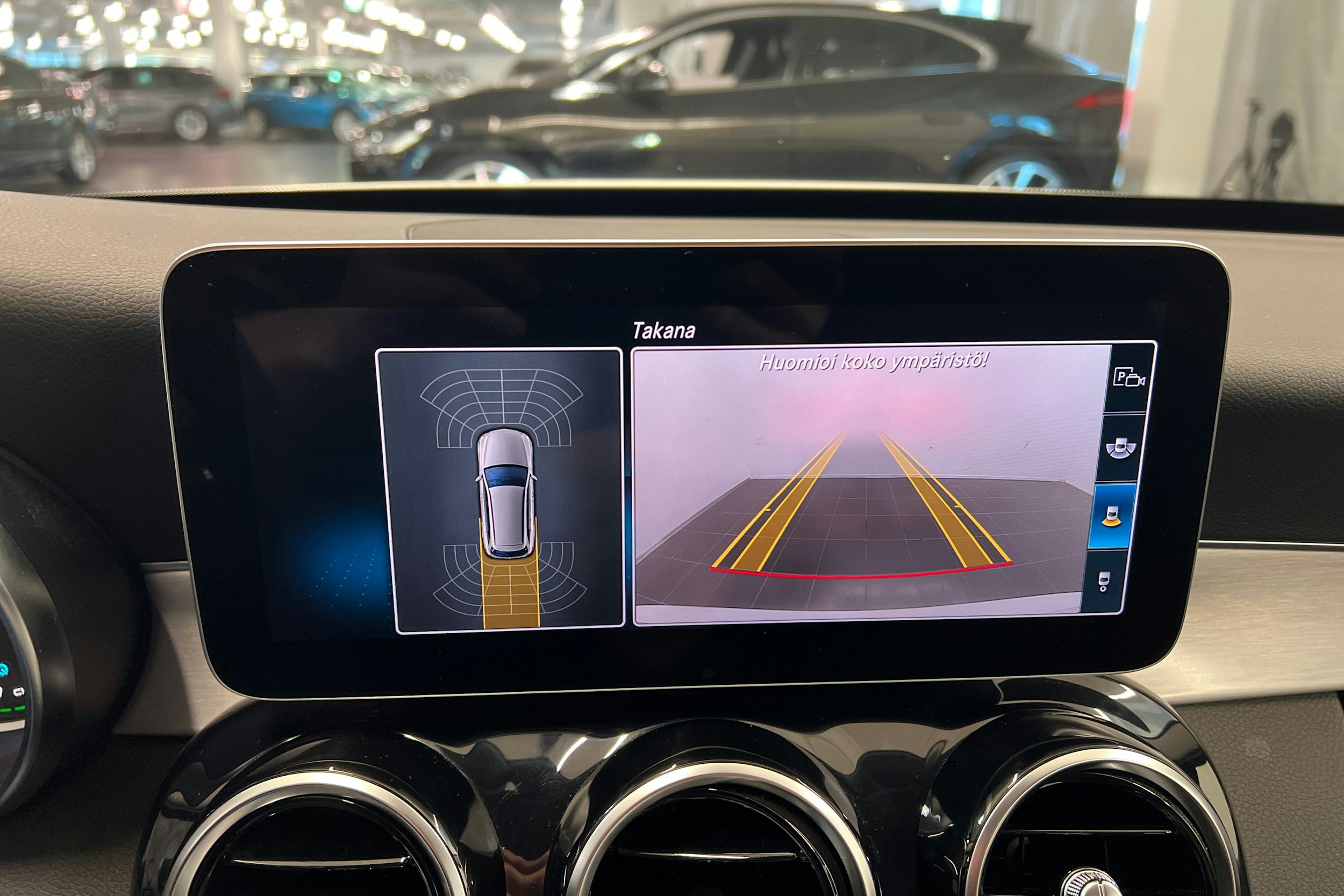 Valkoinen Mercedes-Benz C 2020 kuva 29.