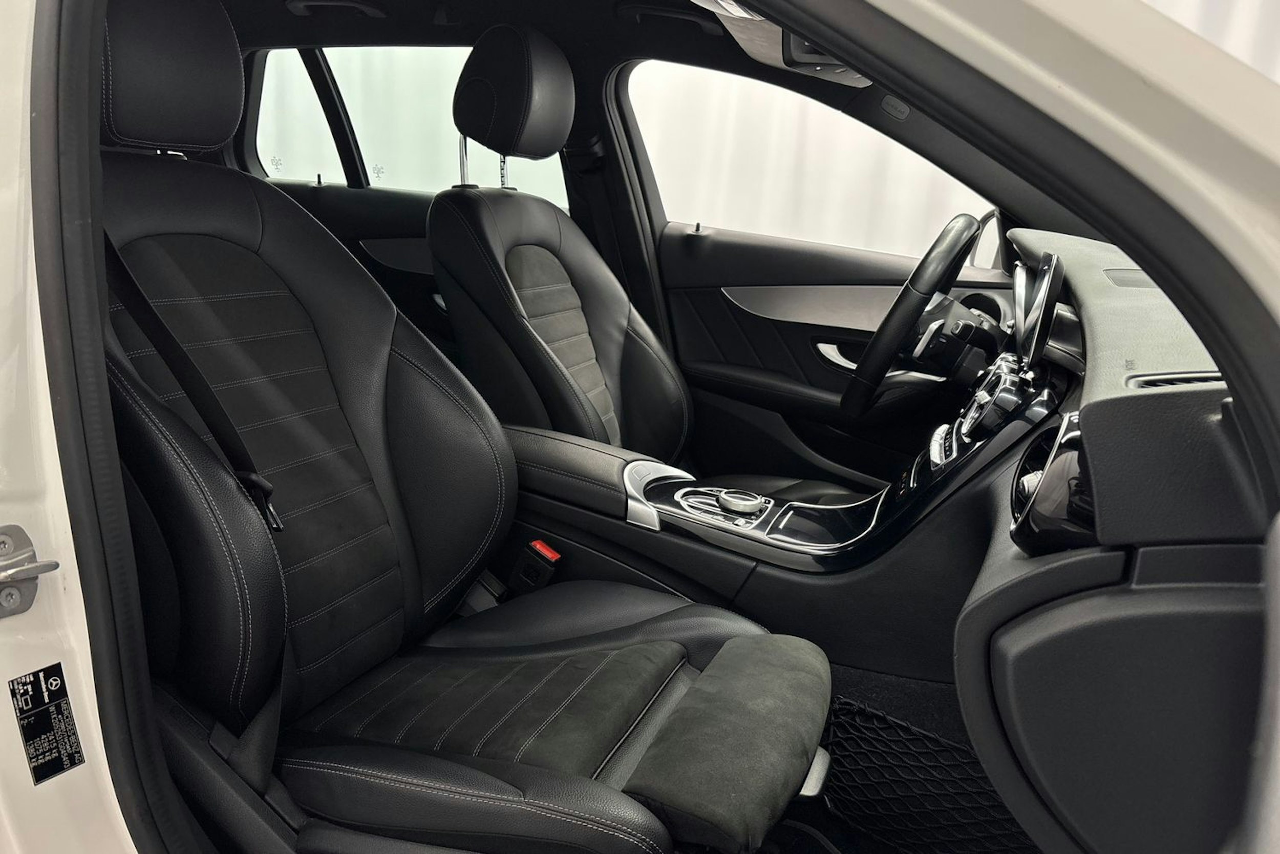 valkoinen Mercedes-Benz C 2020 kuva 15.
