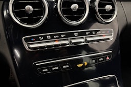 valkoinen Mercedes-Benz C 2020 kuva 28.