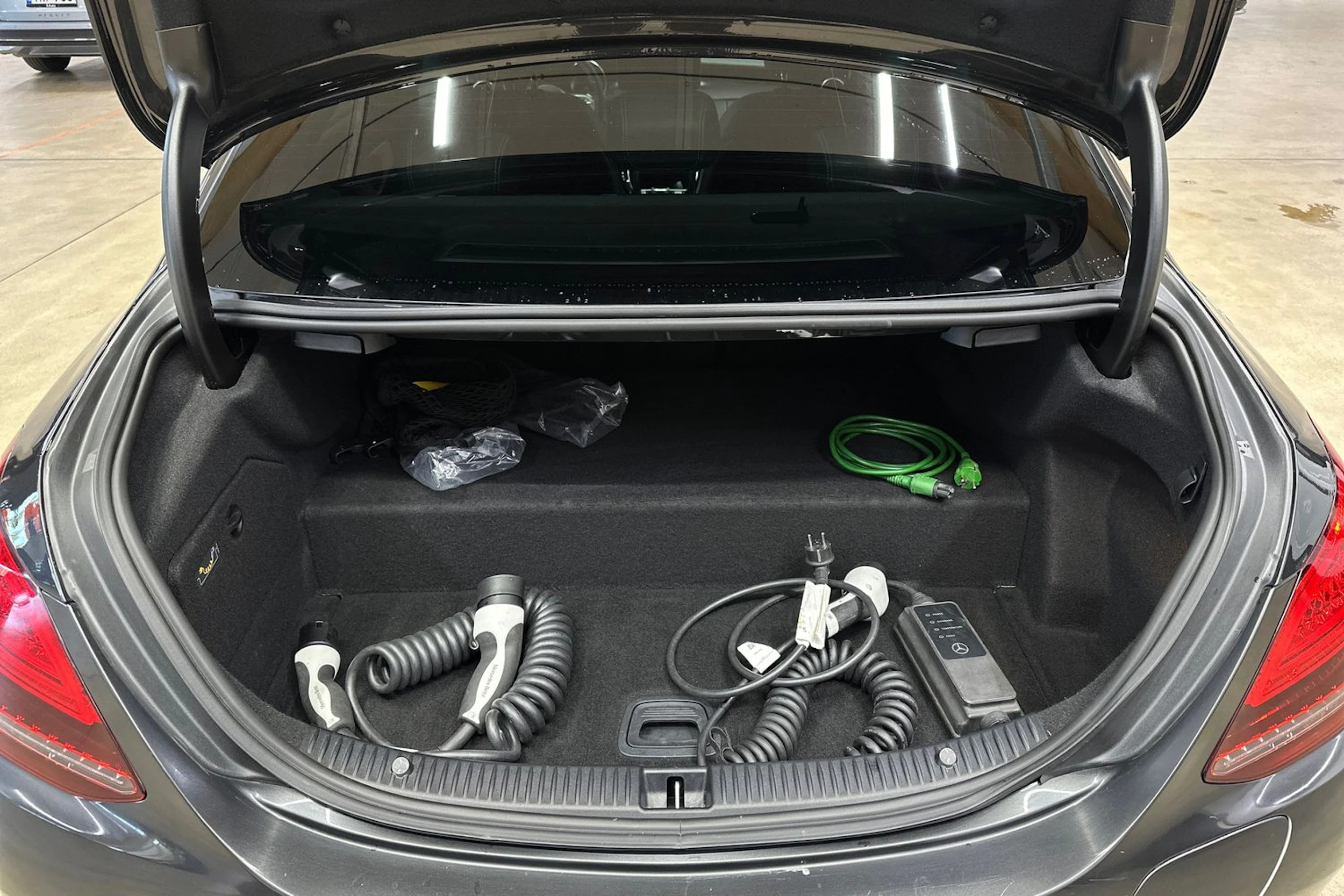 harmaa Mercedes-Benz C 2020 kuva 25.