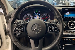 Valkoinen Mercedes-Benz C 2020 kuva 16.