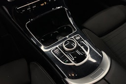 Valkoinen Mercedes-Benz C 2020 kuva 19.