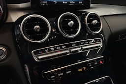 Valkoinen Mercedes-Benz C 2020 kuva 20.