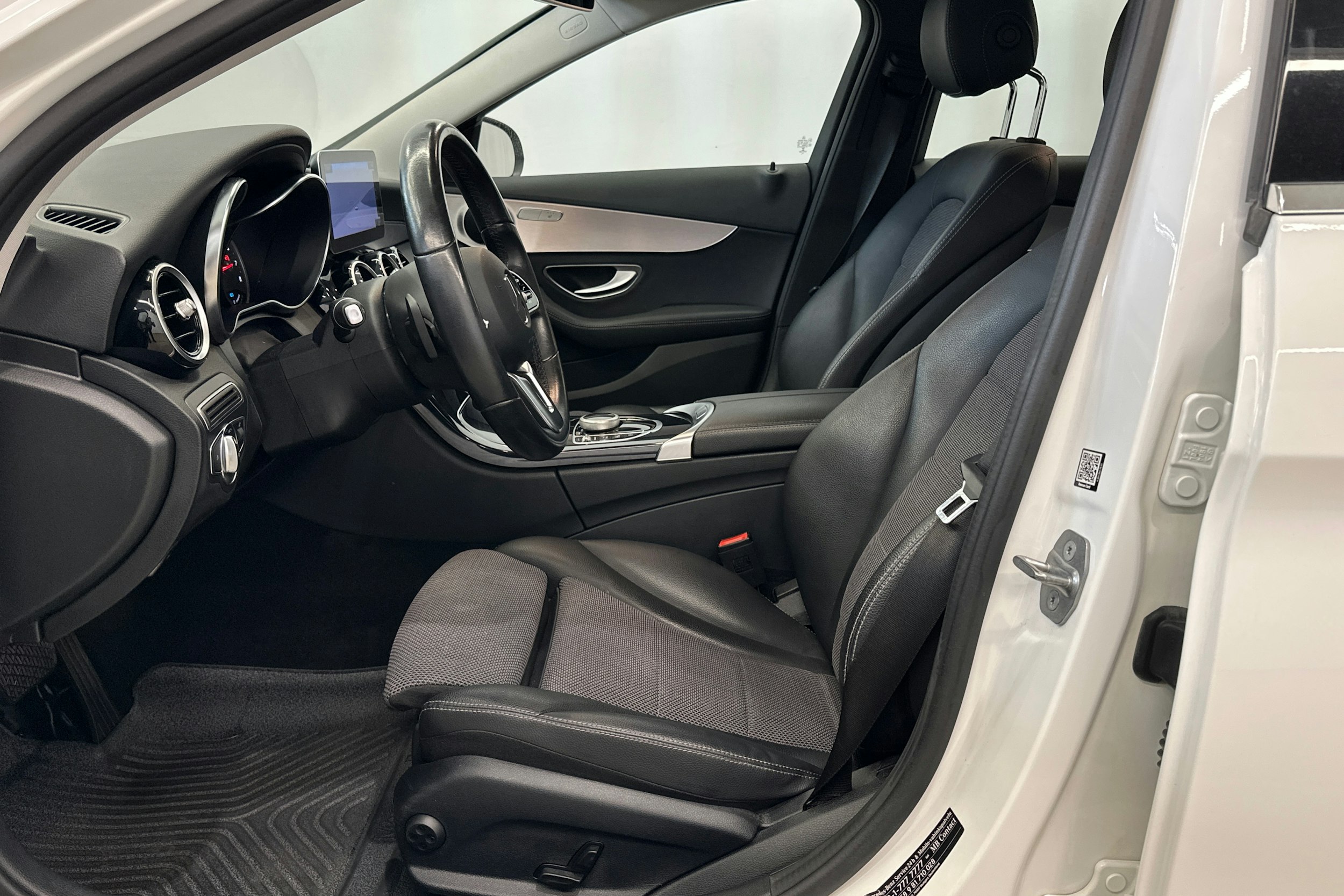 valkoinen Mercedes-Benz C 2020 kuva 16.