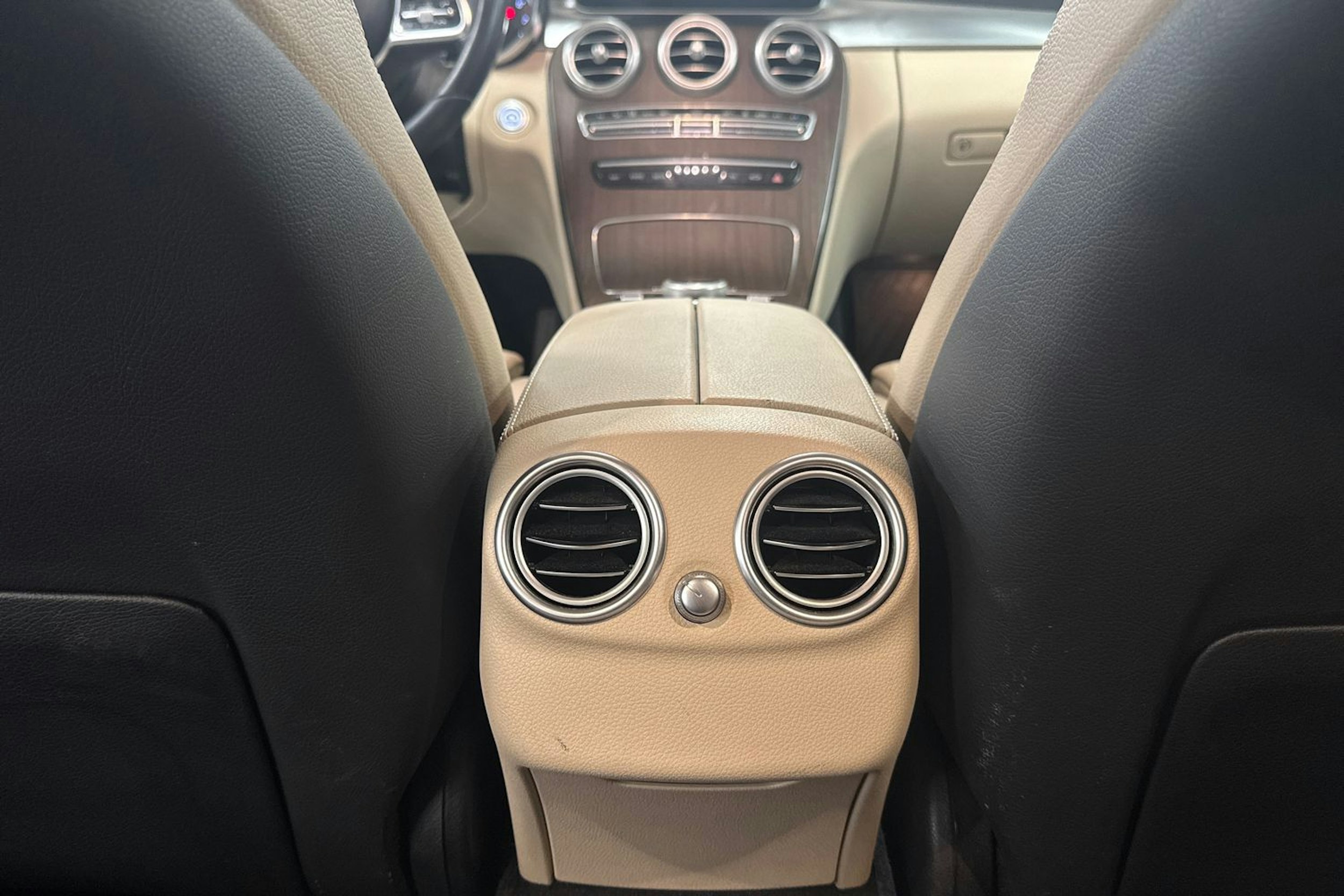 musta Mercedes-Benz C 2021 kuva 32.