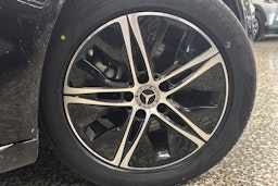 musta Mercedes-Benz C 2021 kuva 34.