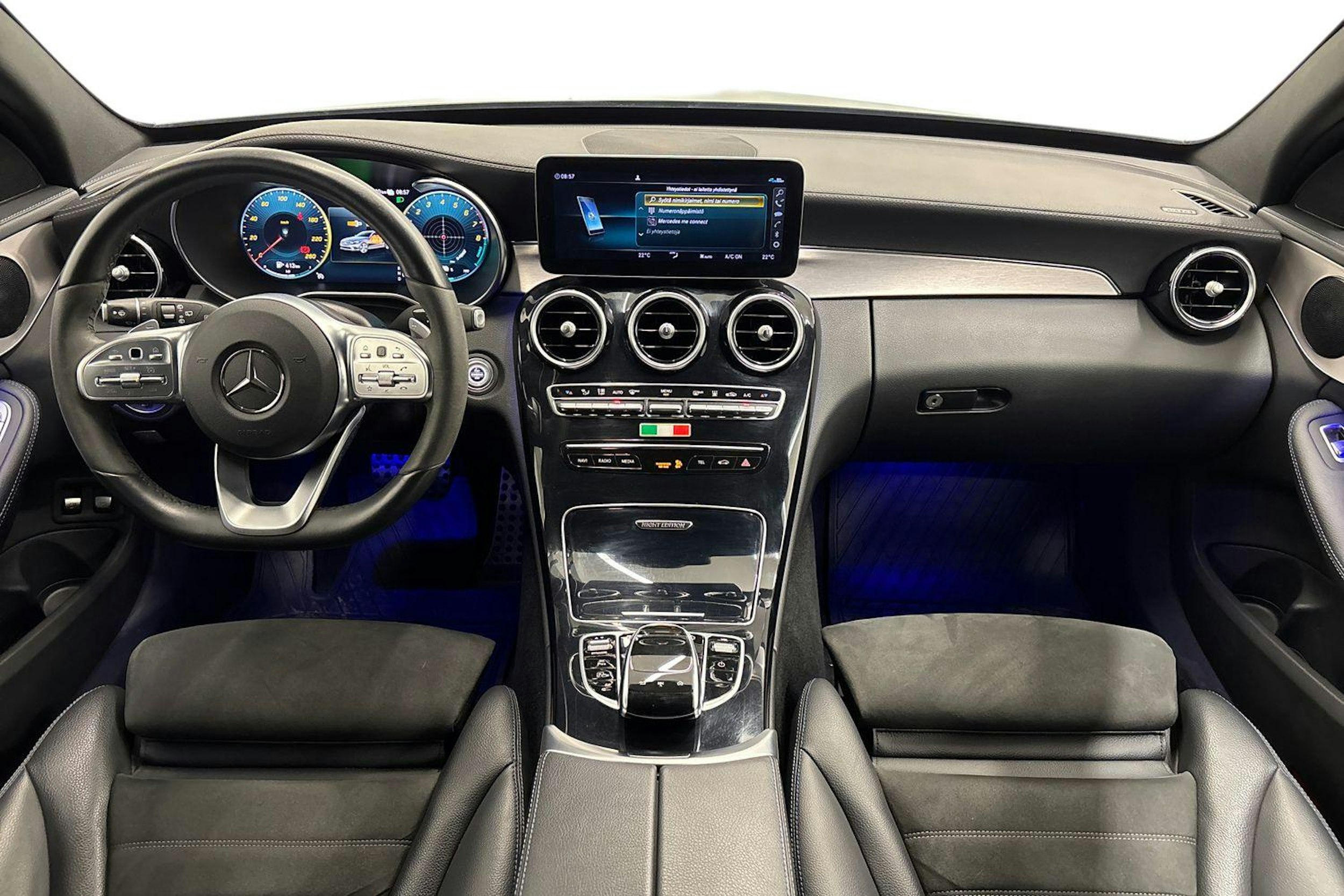 sininen Mercedes-Benz C 2021 kuva 9.