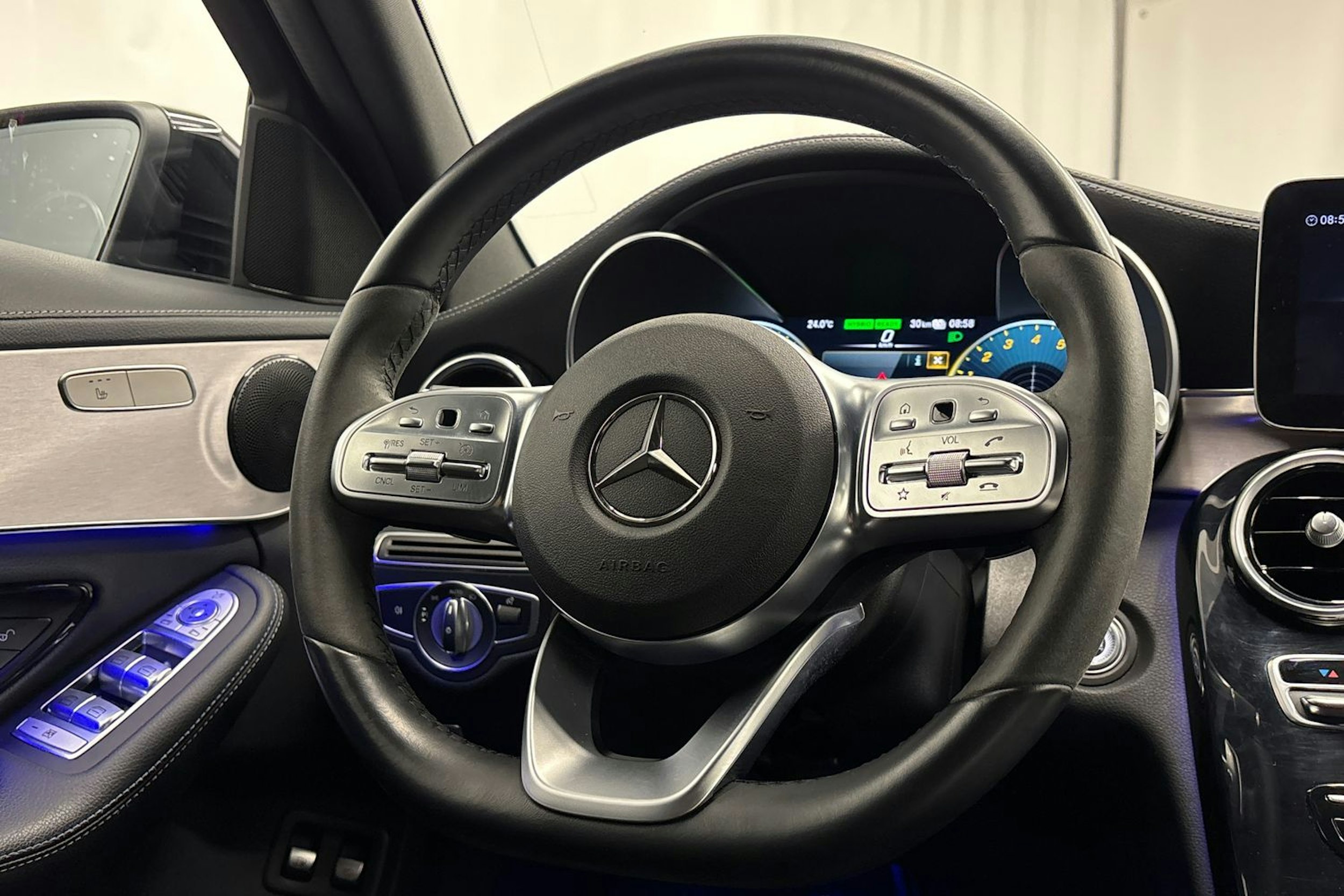 sininen Mercedes-Benz C 2021 kuva 16.