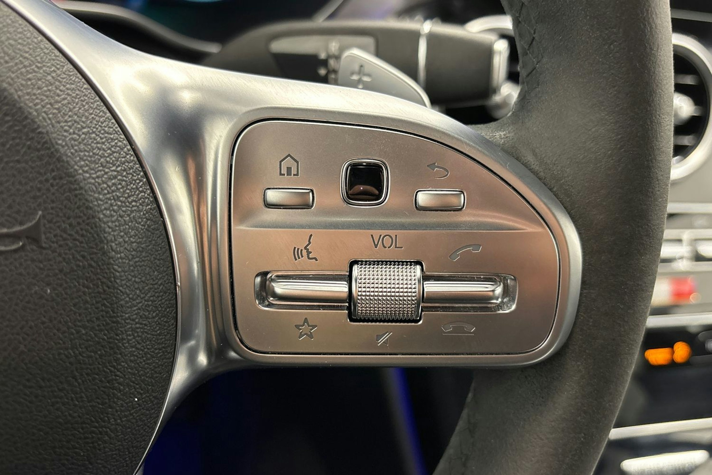 sininen Mercedes-Benz C 2021 kuva 18.