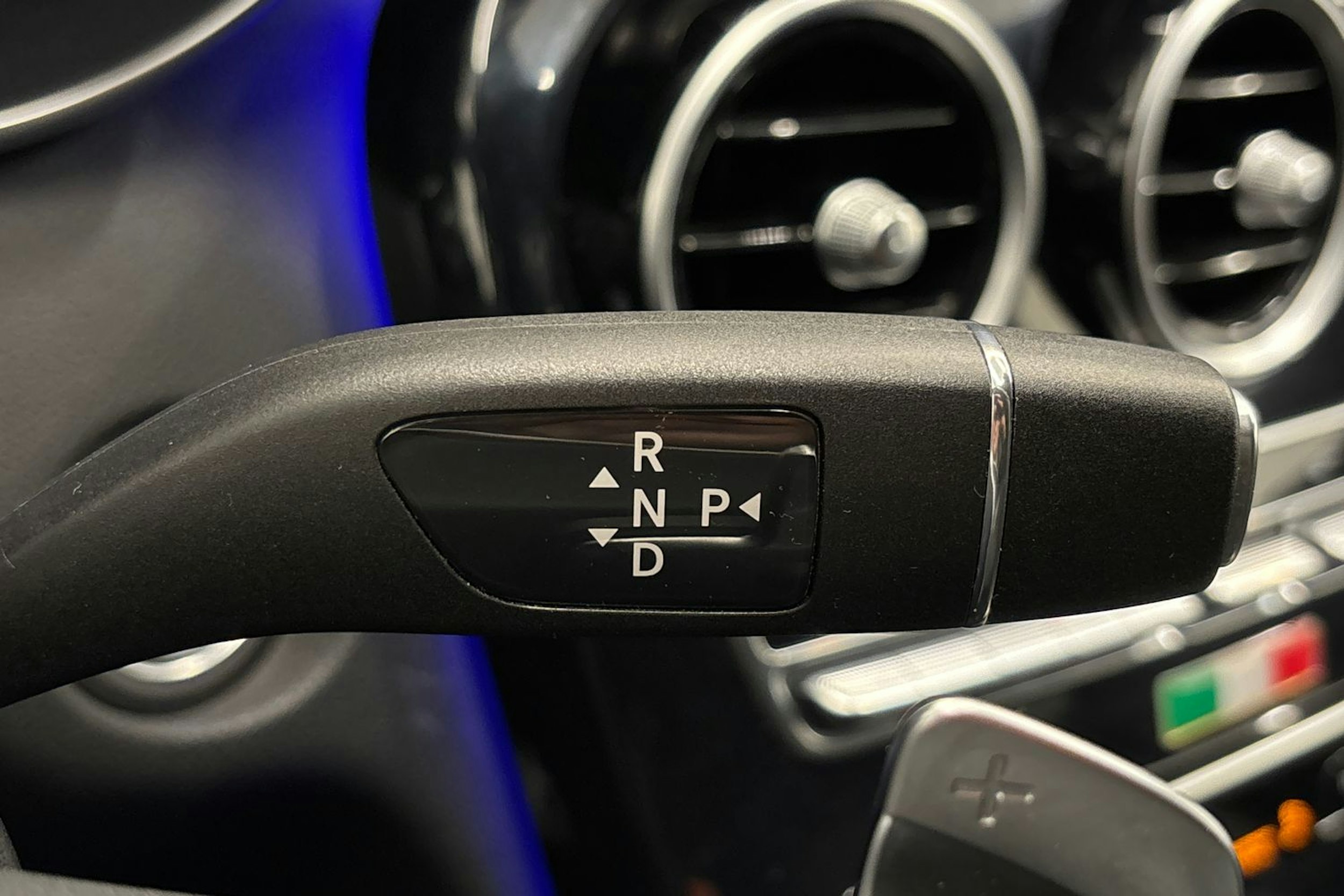 sininen Mercedes-Benz C 2021 kuva 20.