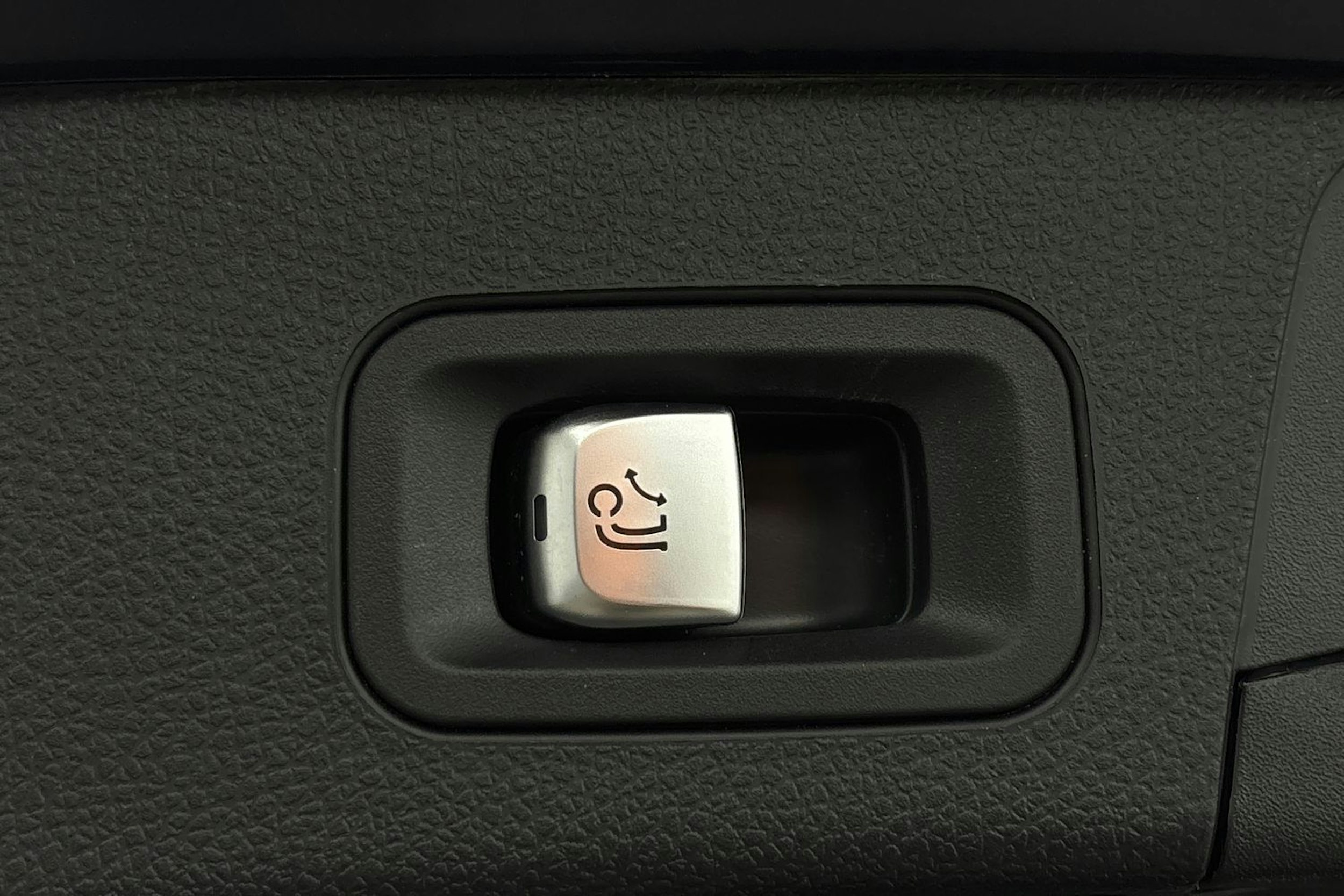 sininen Mercedes-Benz C 2021 kuva 27.