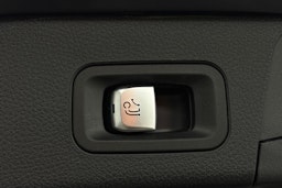 sininen Mercedes-Benz C 2021 kuva 27.