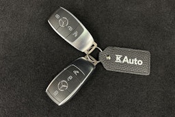 sininen Mercedes-Benz C 2021 kuva 28.