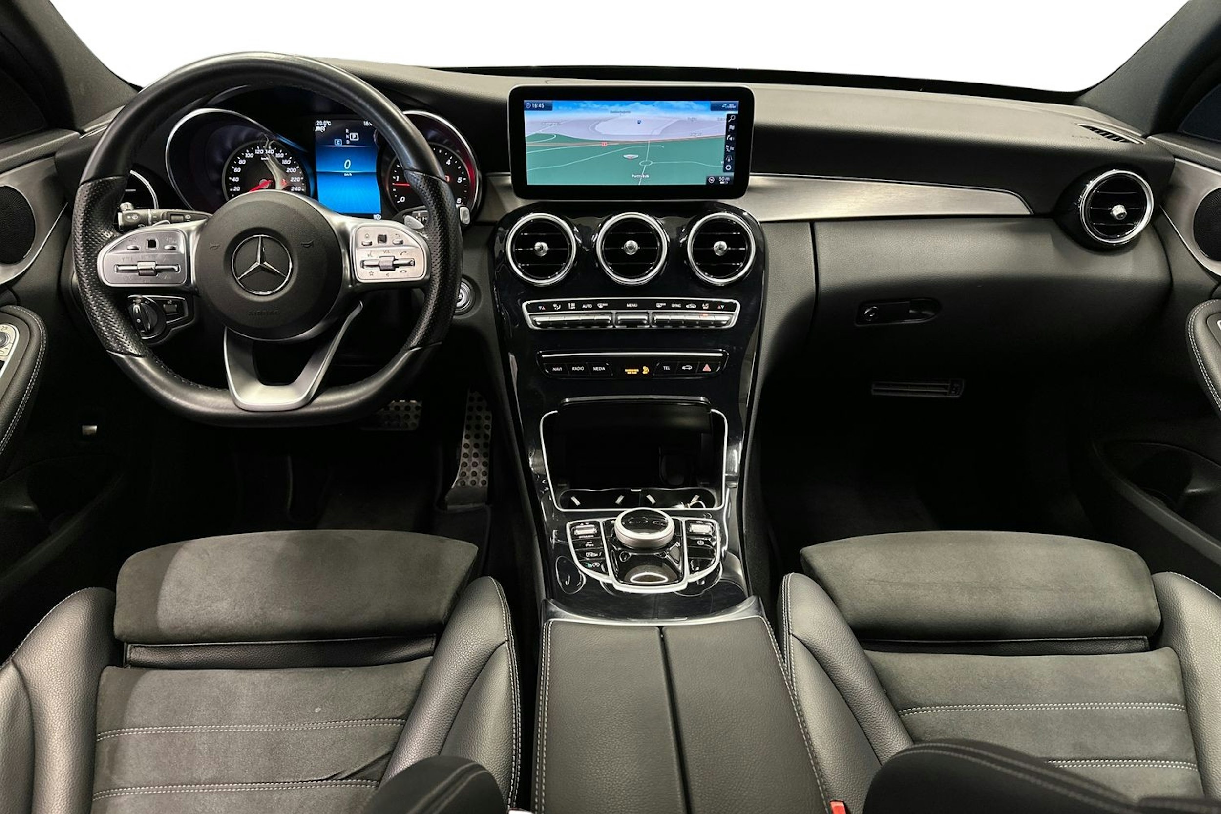 musta Mercedes-Benz C 2021 kuva 9.