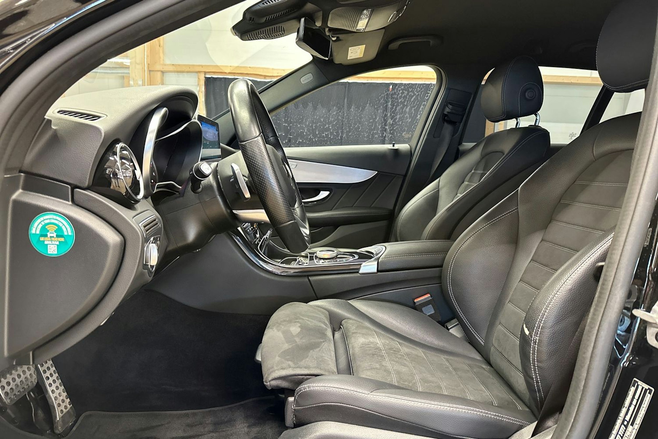musta Mercedes-Benz C 2021 kuva 15.