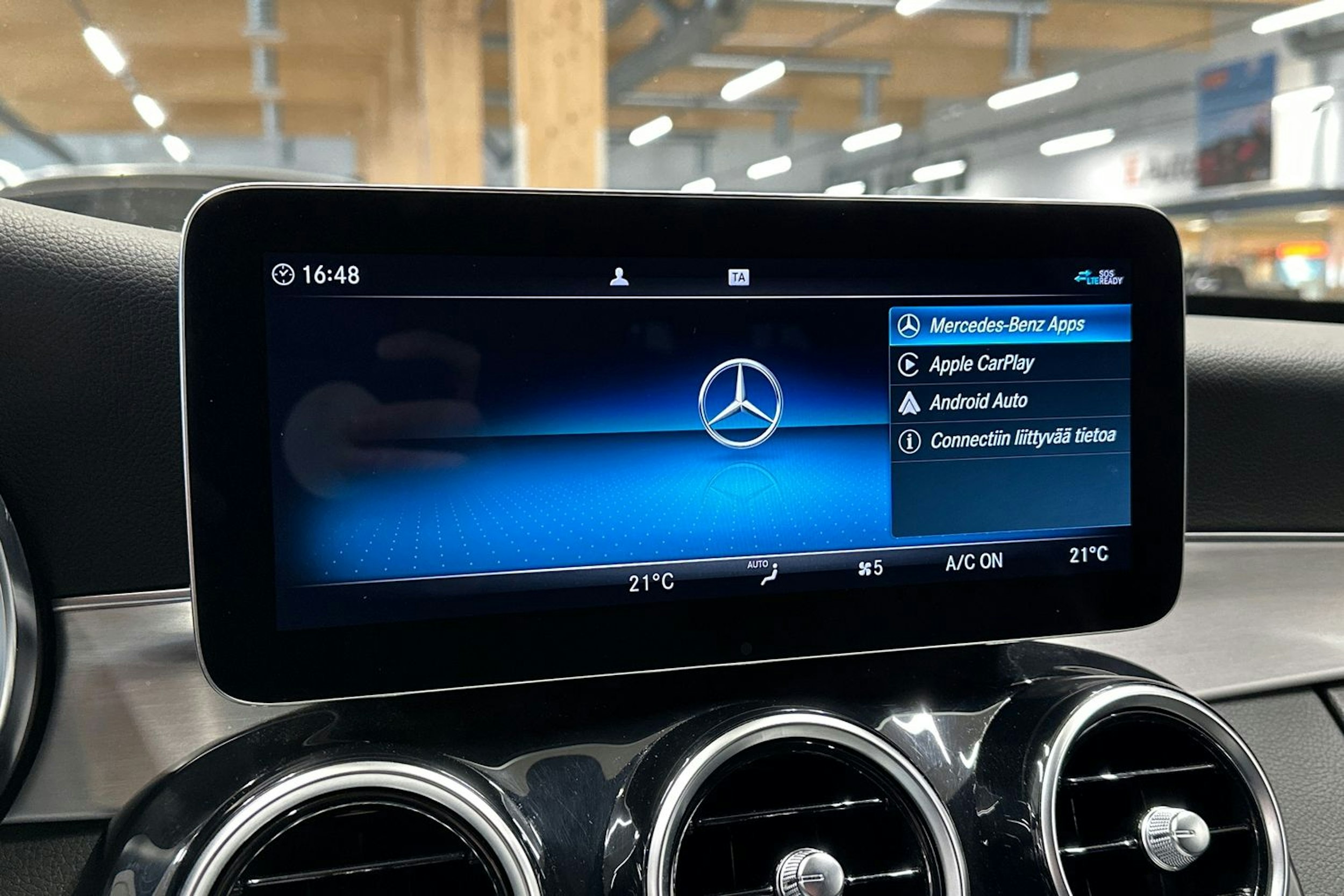 musta Mercedes-Benz C 2021 kuva 20.