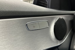 musta Mercedes-Benz C 2021 kuva 26.
