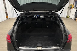 harmaa Mercedes-Benz C 2021 kuva 27.