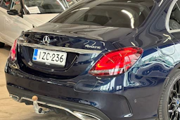 sininen Mercedes-Benz C 2021 kuva 18.