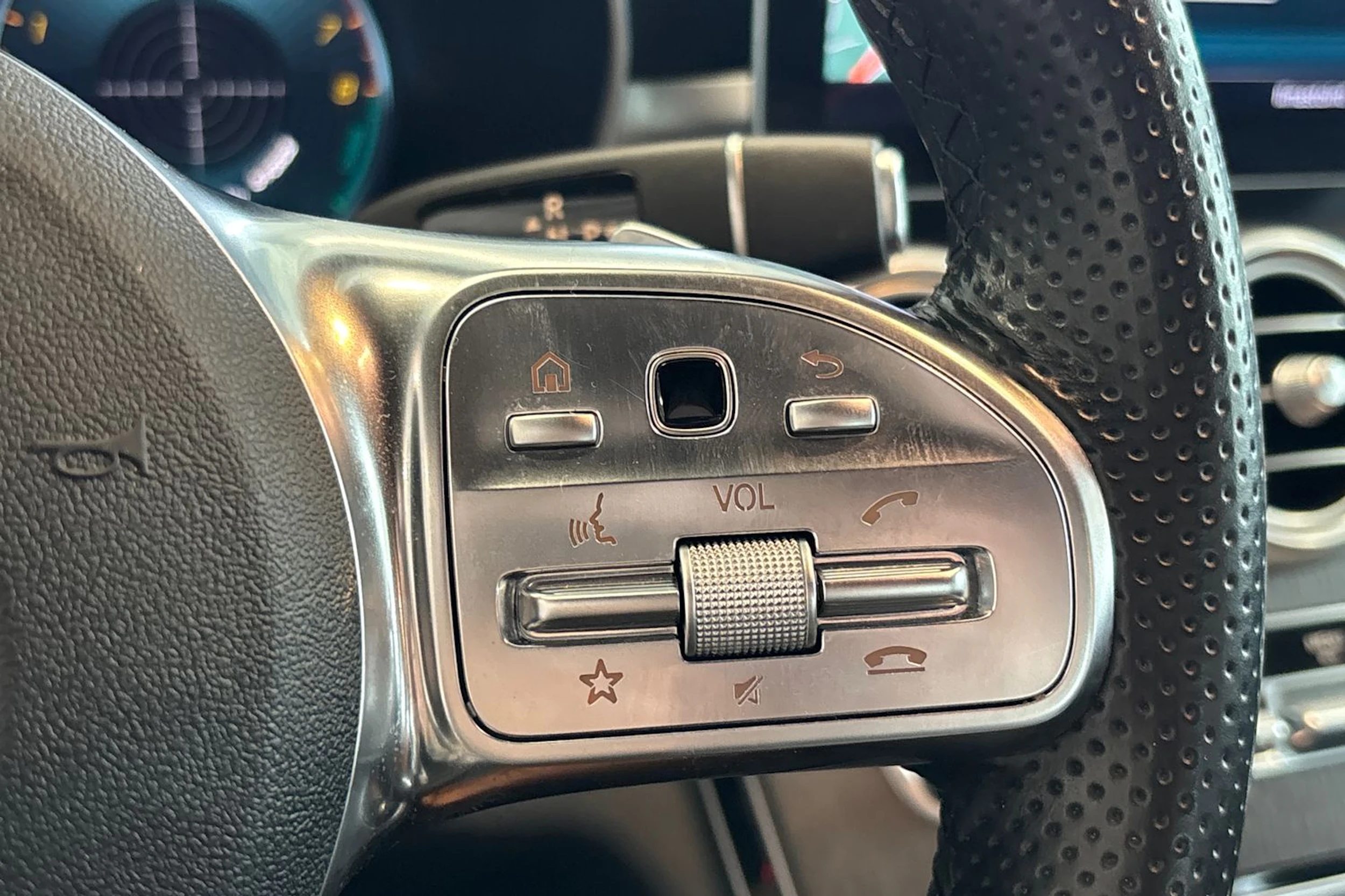 sininen Mercedes-Benz C 2021 kuva 32.