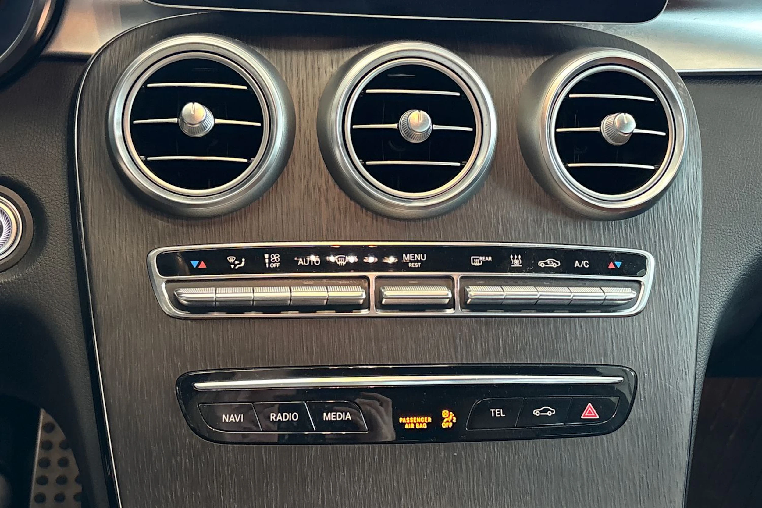 sininen Mercedes-Benz C 2021 kuva 36.