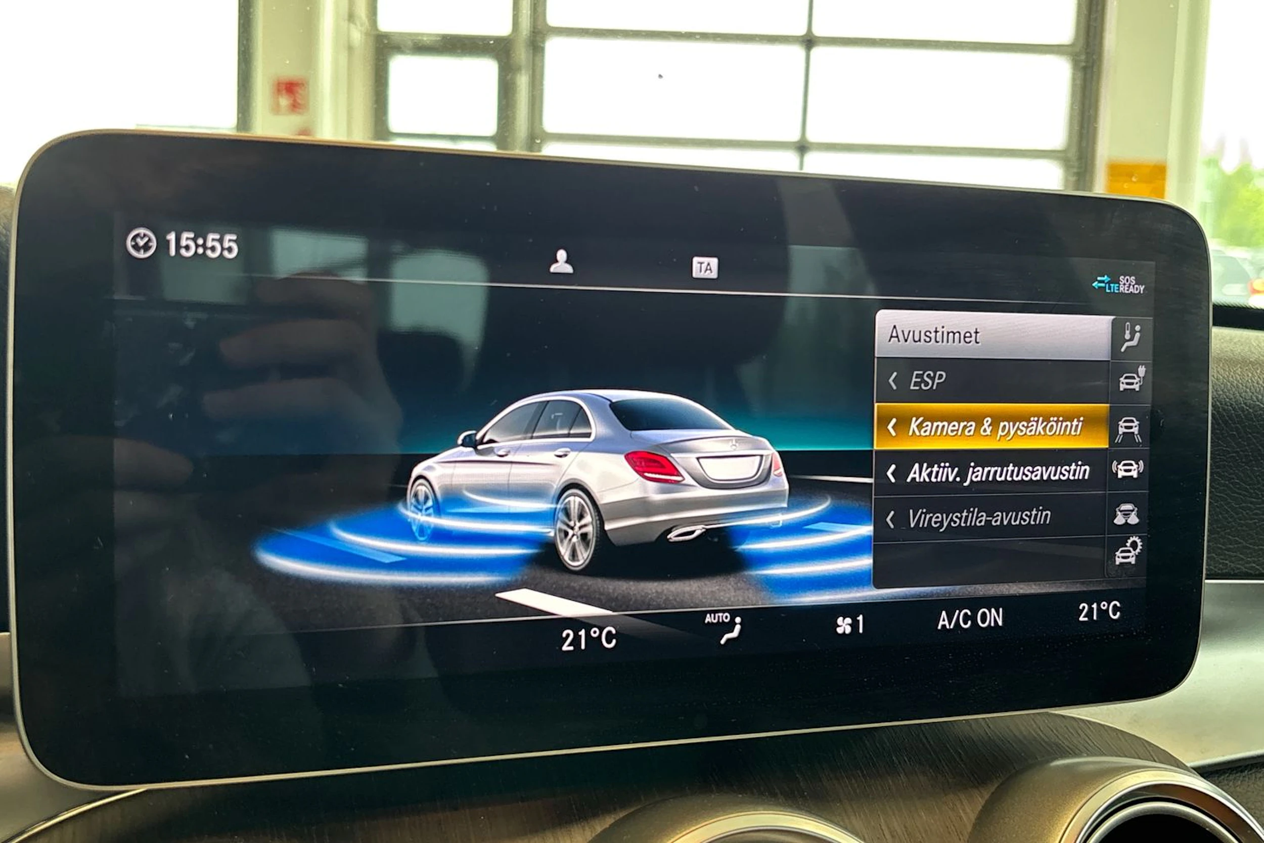 sininen Mercedes-Benz C 2021 kuva 40.