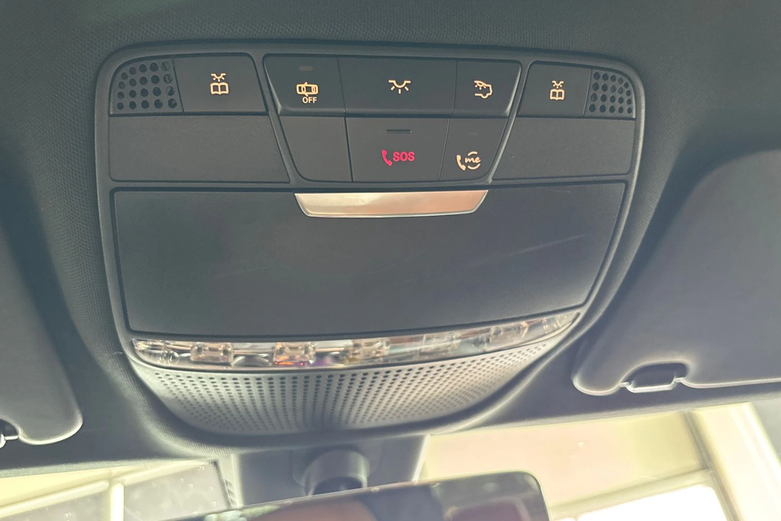 sininen Mercedes-Benz C 2021 kuva 47.