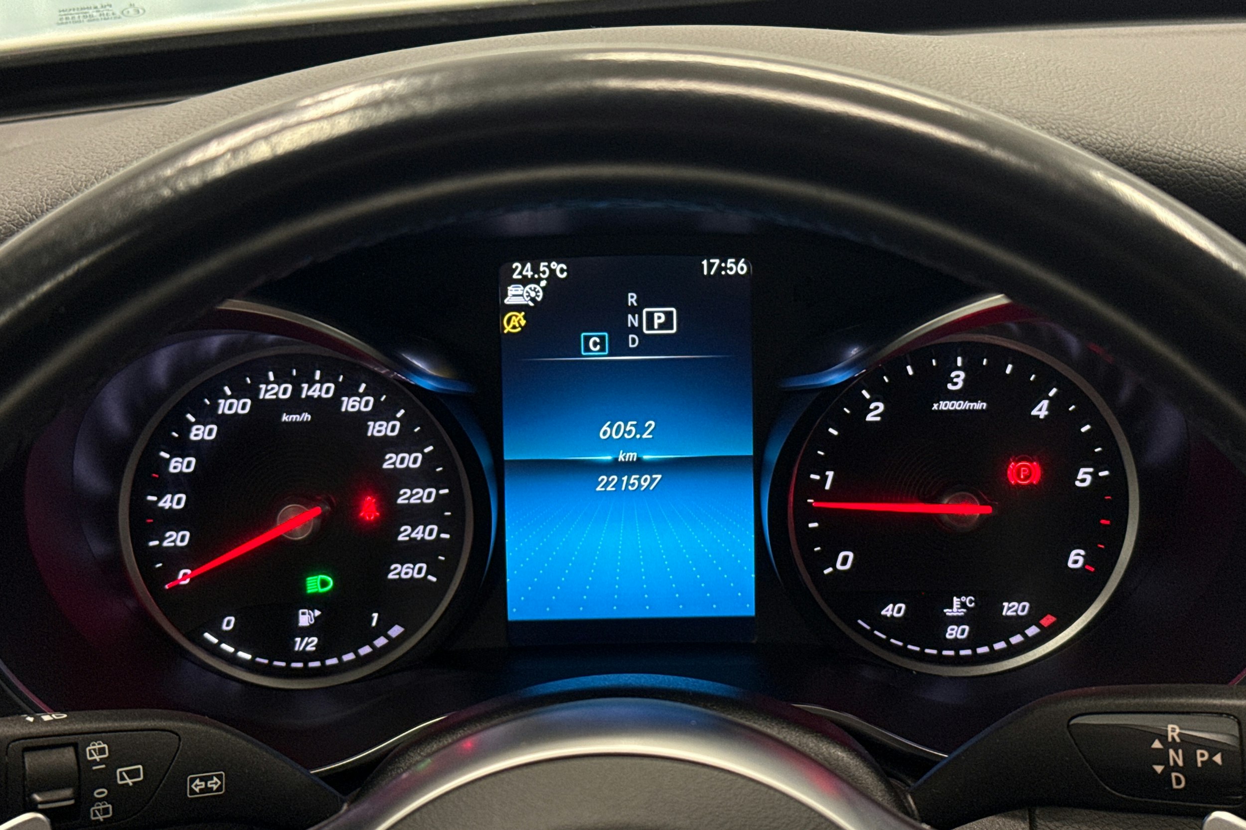 valkoinen Mercedes-Benz C 2021 kuva 17.
