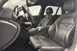 valkoinen Mercedes-Benz C 2021 kuva 24.