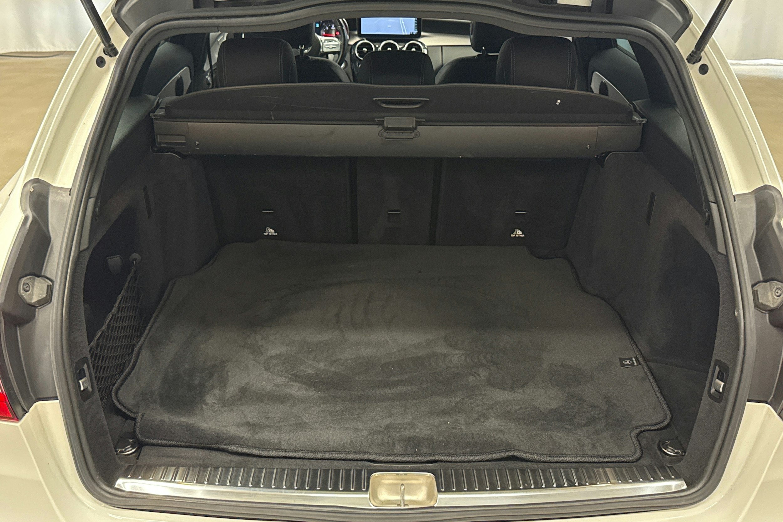 valkoinen Mercedes-Benz C 2021 kuva 25.