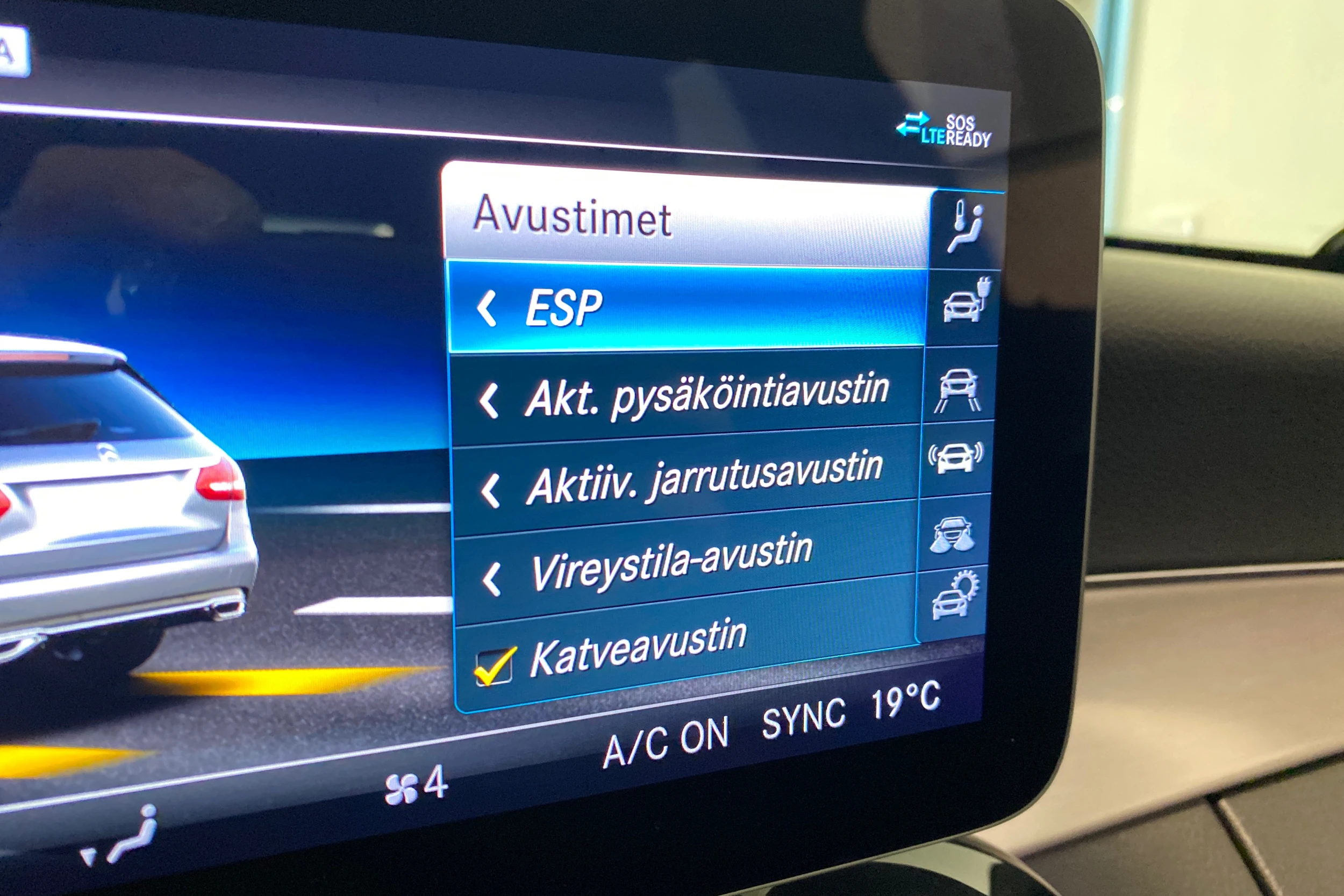harmaa Mercedes-Benz C 2021 kuva 29.