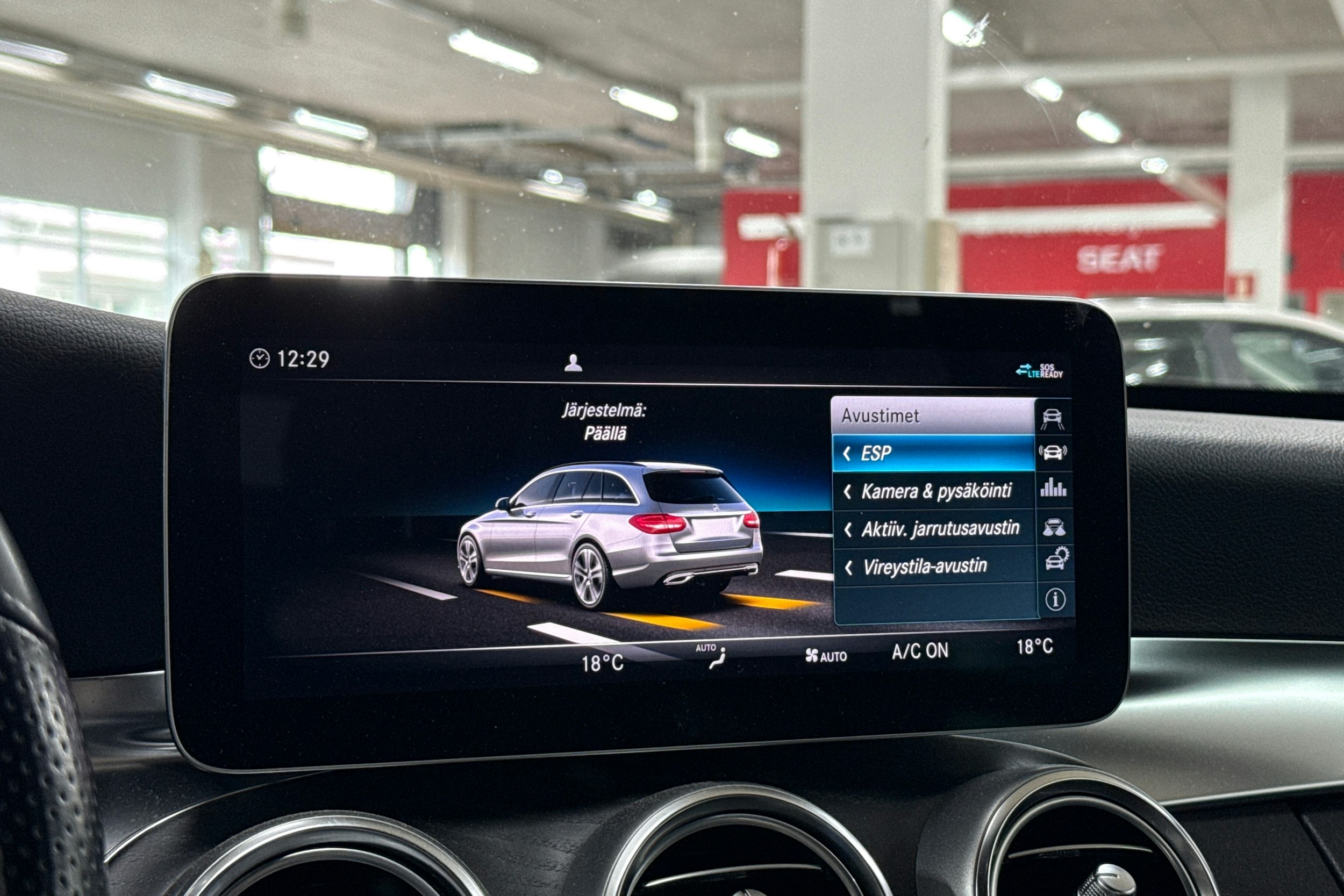 harmaa Mercedes-Benz C 2021 kuva 13.