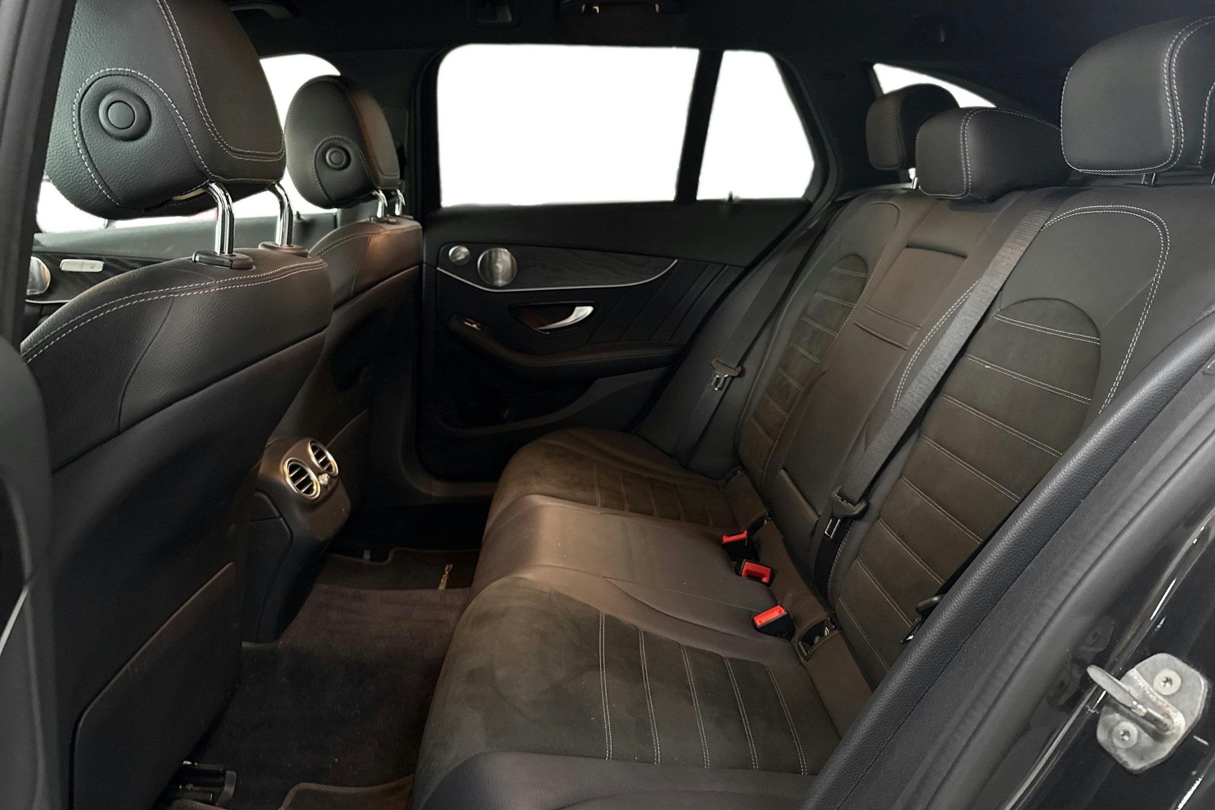 harmaa Mercedes-Benz C 2021 kuva 24.