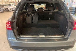 harmaa Mercedes-Benz C 2021 kuva 22.