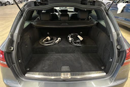 harmaa Mercedes-Benz C 2021 kuva 29.