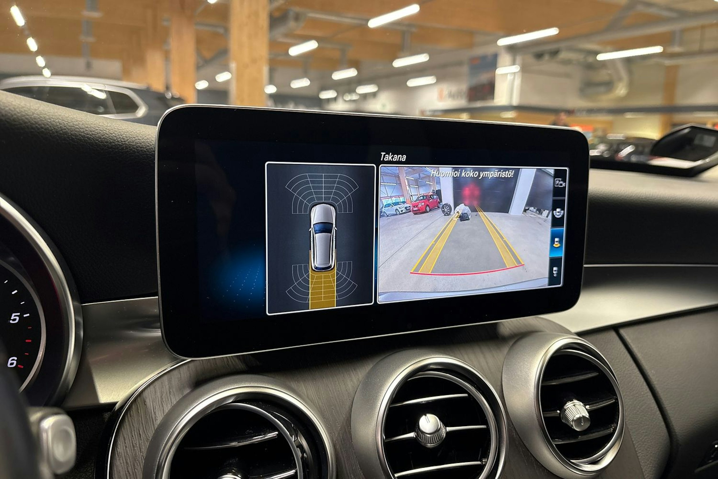 harmaa Mercedes-Benz C 2021 kuva 18.