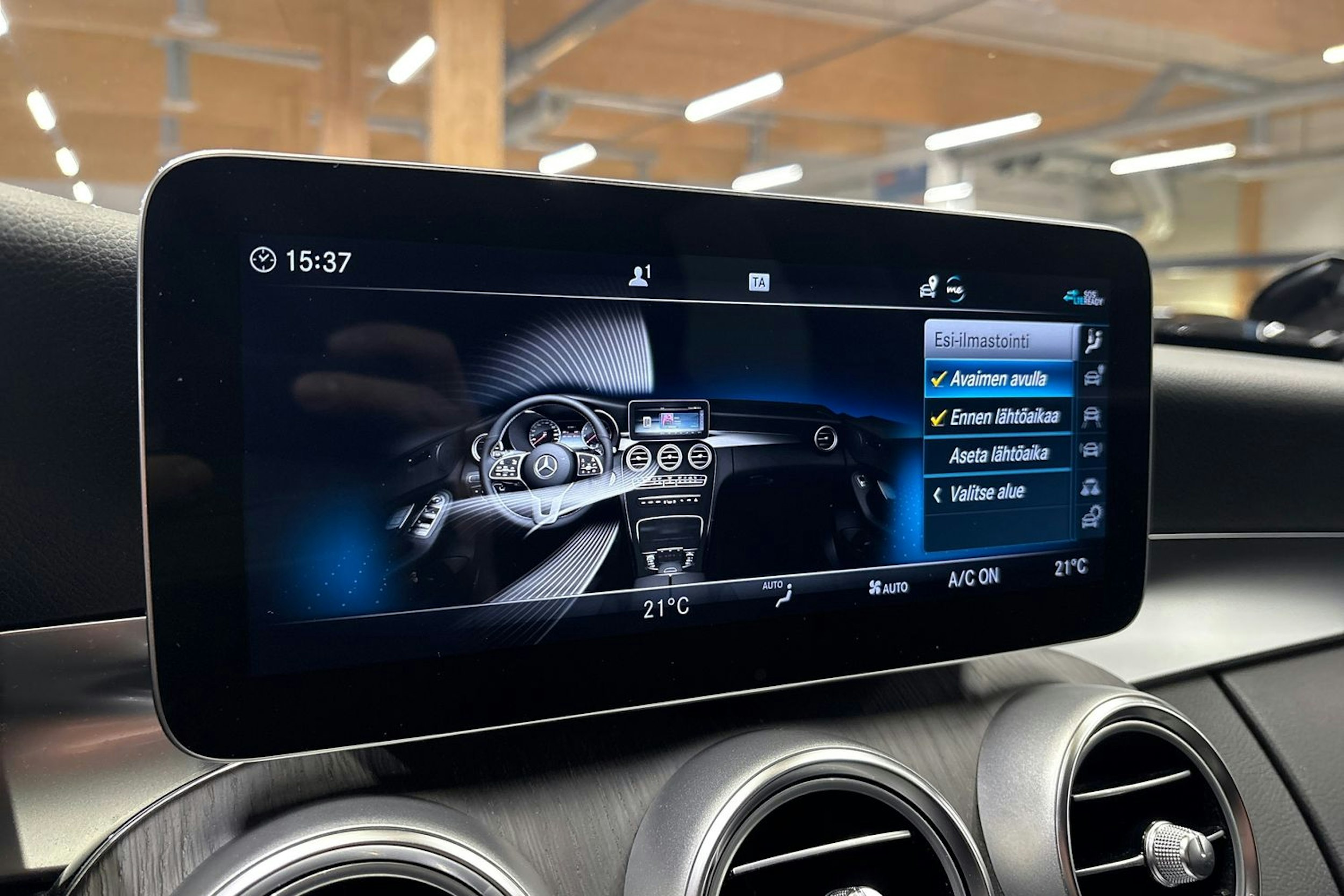 harmaa Mercedes-Benz C 2021 kuva 22.