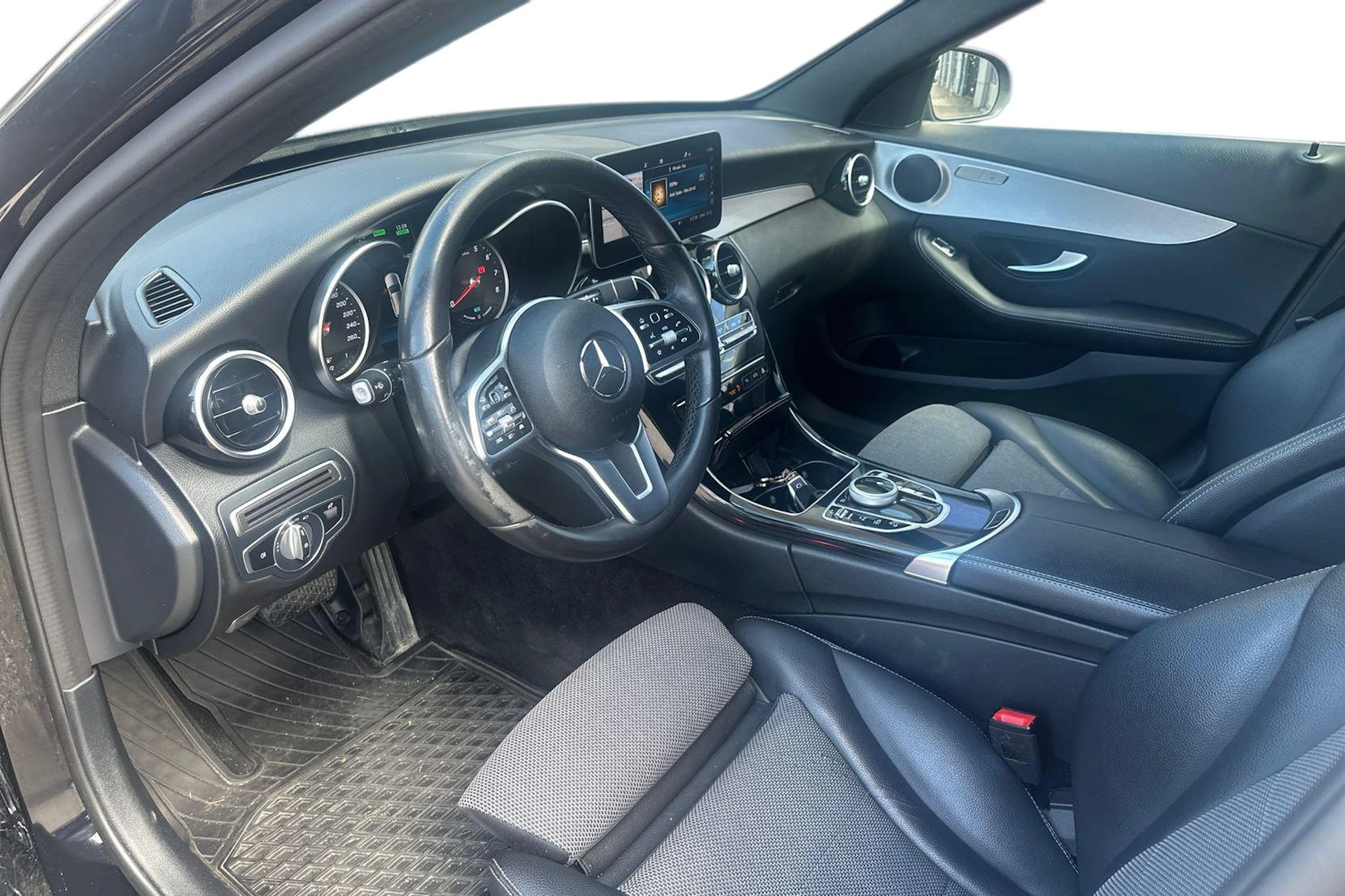 Musta Mercedes-Benz C 2021 kuva 3.
