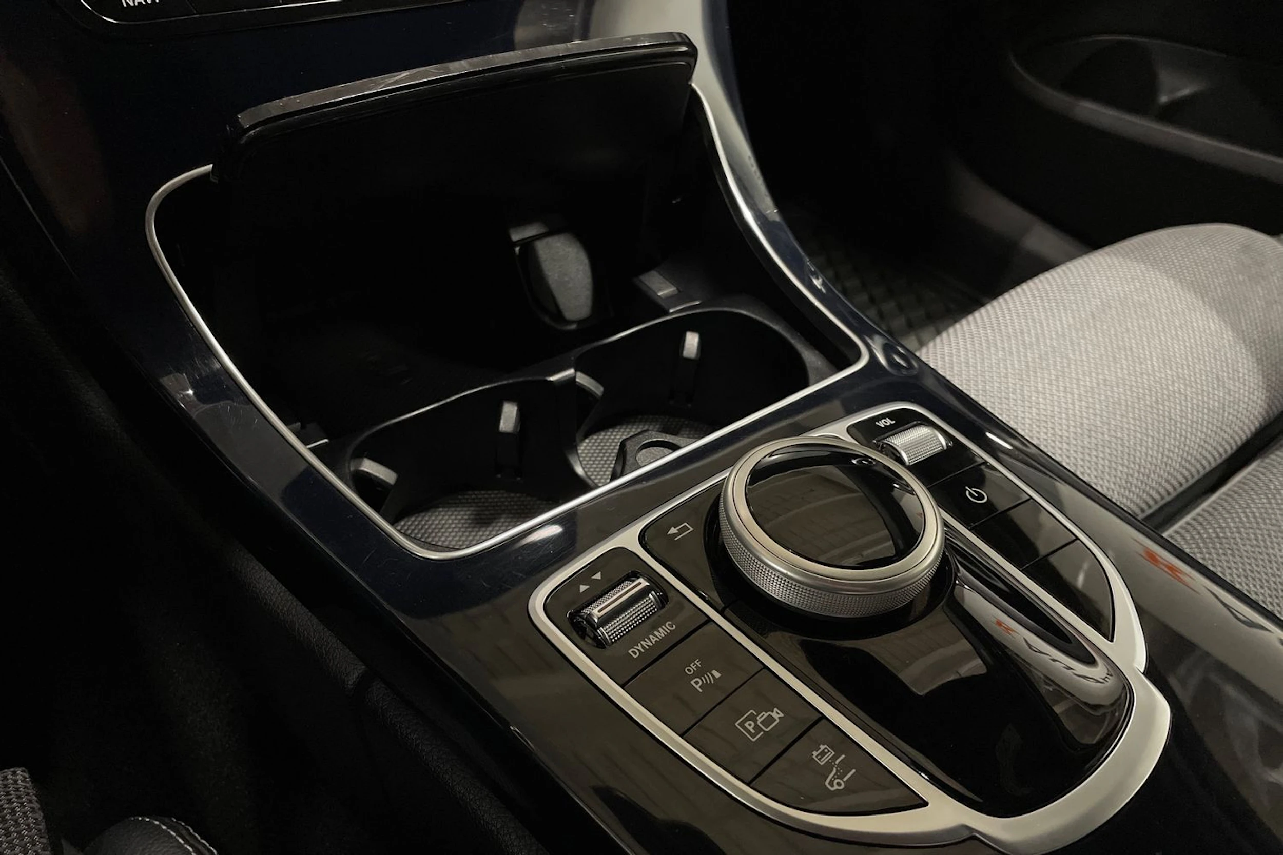 musta Mercedes-Benz C 2021 kuva 21.