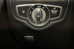 musta Mercedes-Benz C 2021 kuva 22.