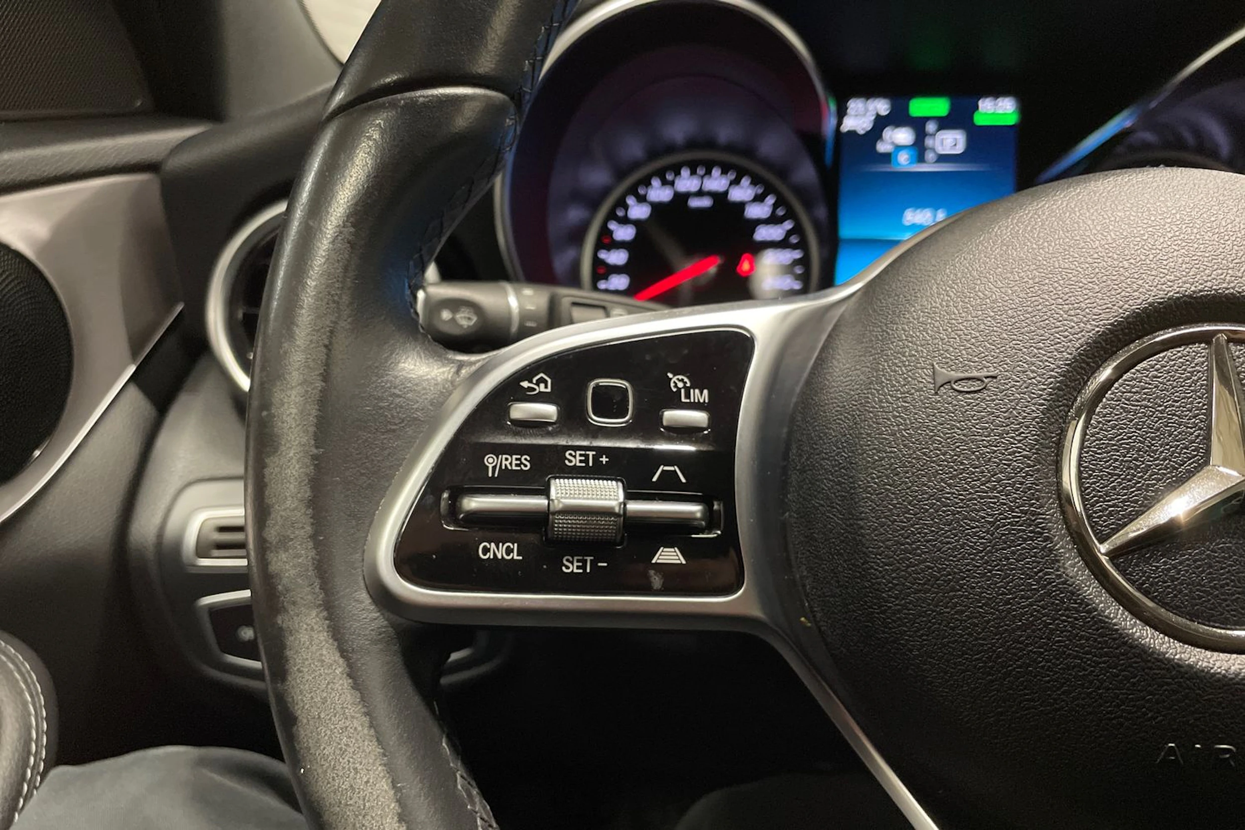 musta Mercedes-Benz C 2021 kuva 23.