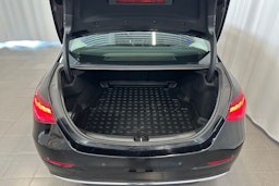 musta Mercedes-Benz C 2022 kuva 15.