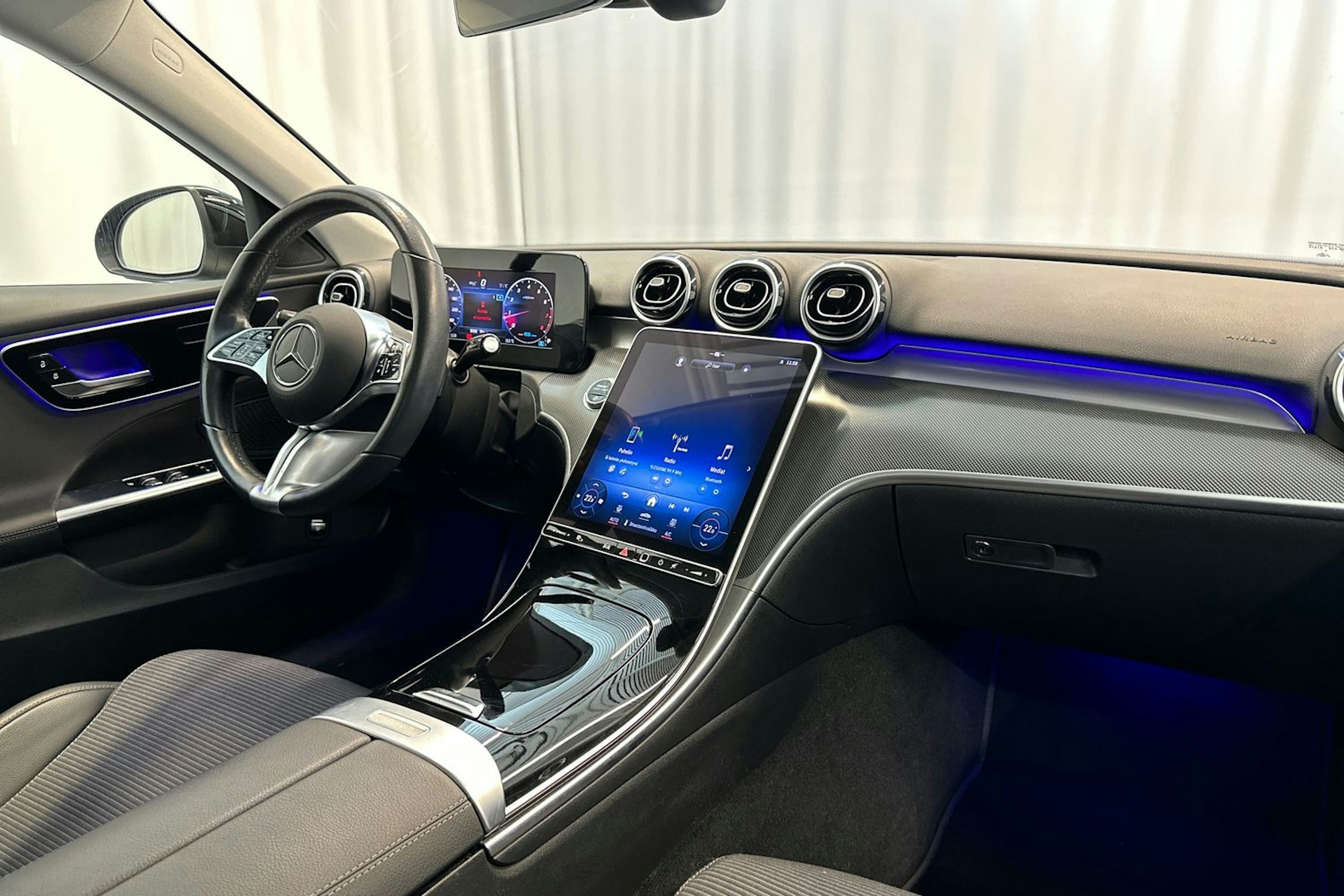 musta Mercedes-Benz C 2022 kuva 17.