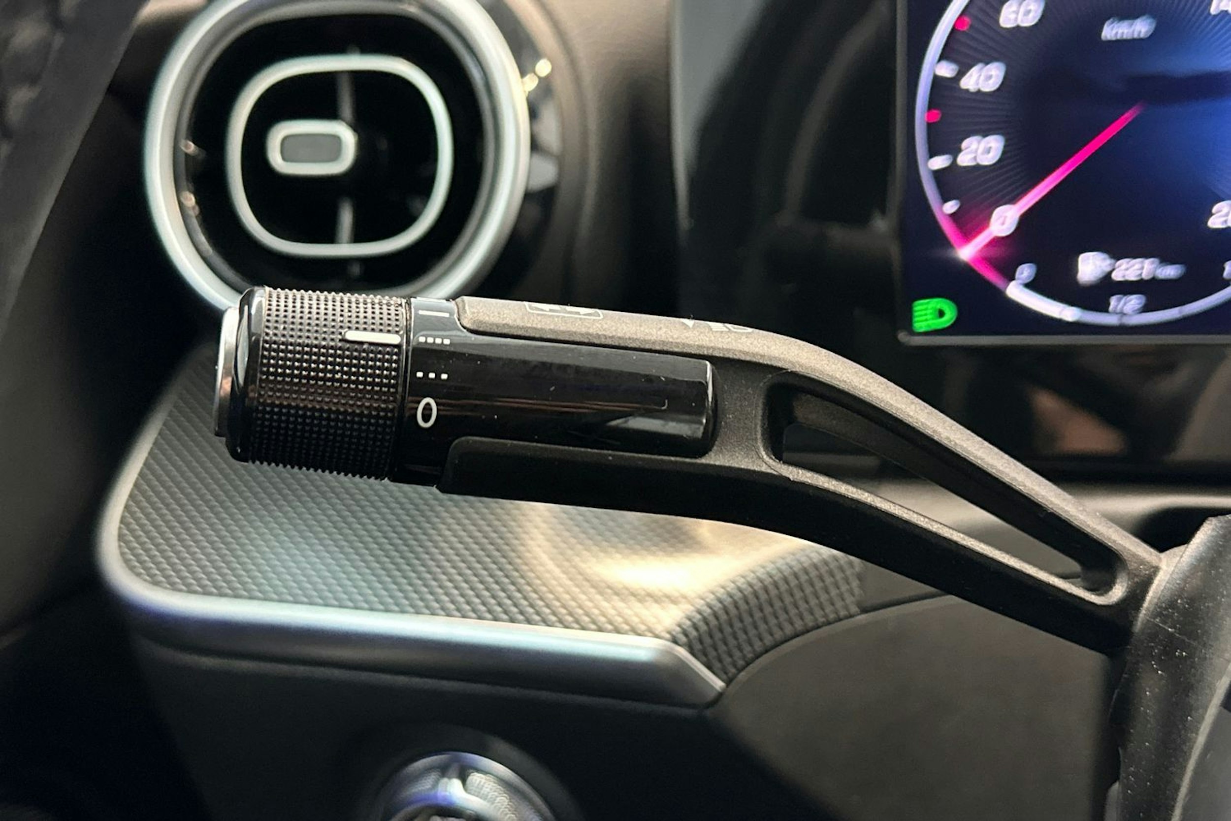 musta Mercedes-Benz C 2022 kuva 25.
