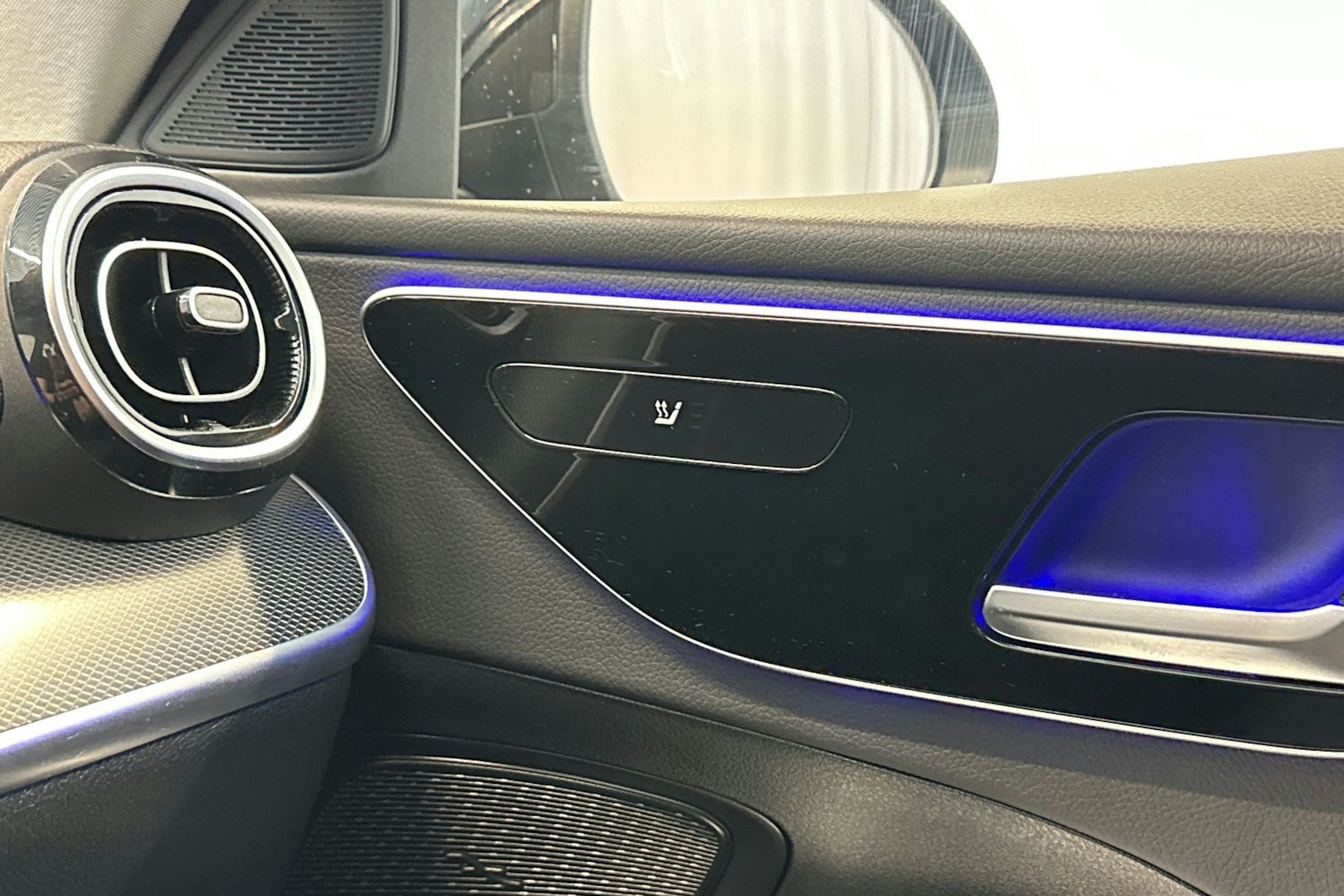musta Mercedes-Benz C 2022 kuva 29.
