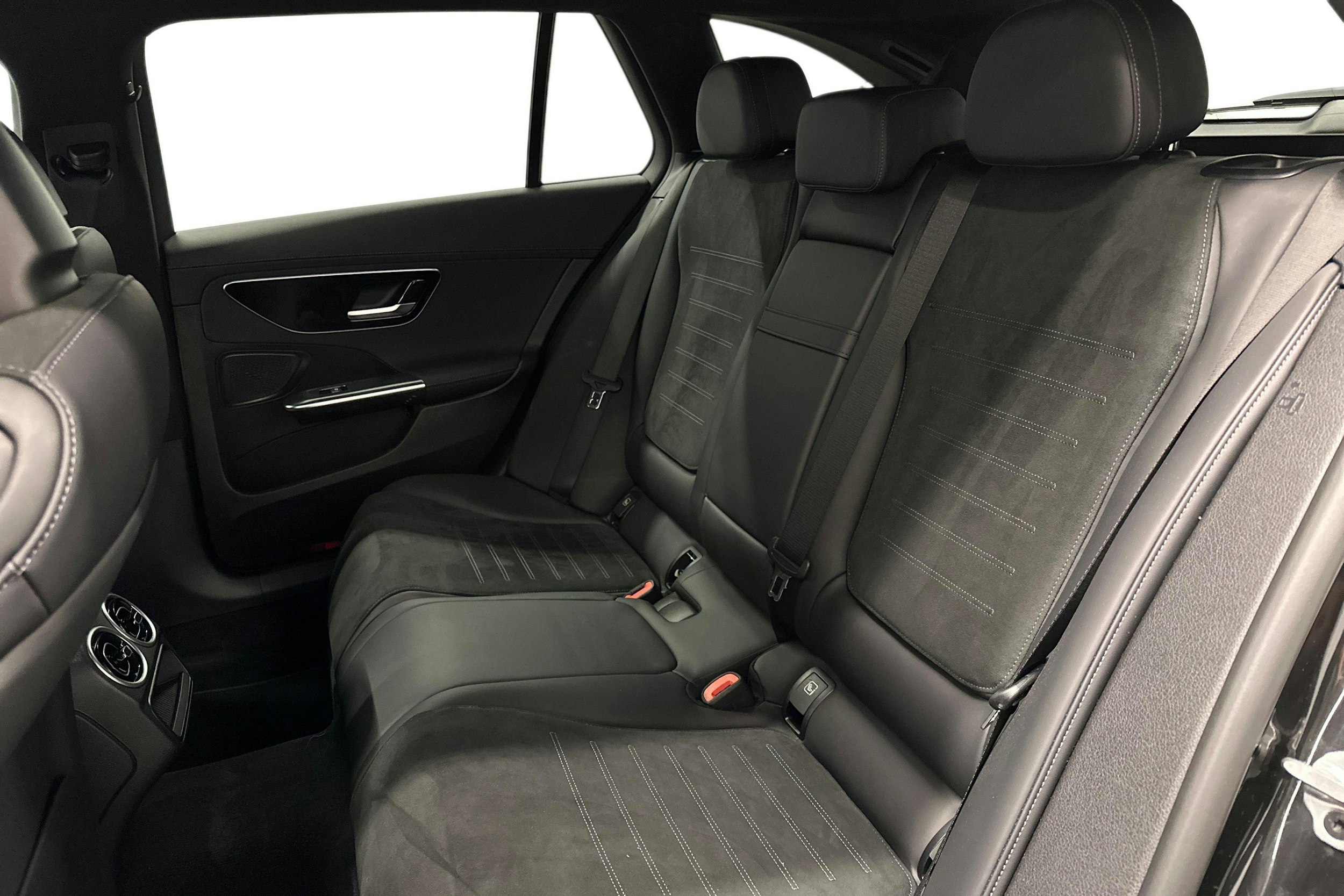 musta Mercedes-Benz C 2022 kuva 10.